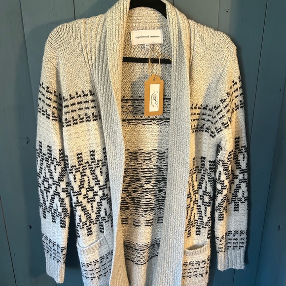 CUPCAKES & CASHMERE LONG TRIBAL SWEATER, SZ XS, Good Condition (Grey/Blk) - Picture 1 of 9
